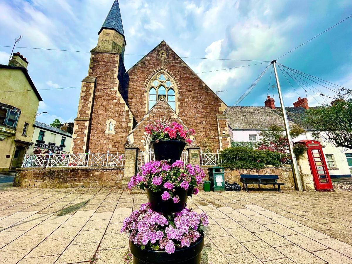 Penderi House Usk With Cymru Holidays Bagian luar foto