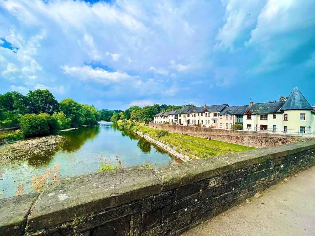 Penderi House Usk With Cymru Holidays Bagian luar foto