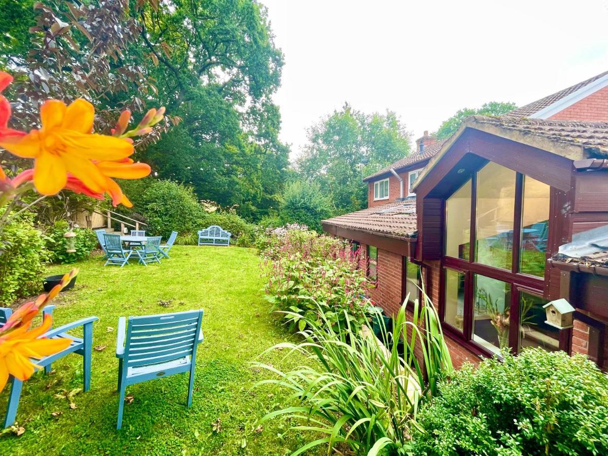 Penderi House Usk With Cymru Holidays Bagian luar foto