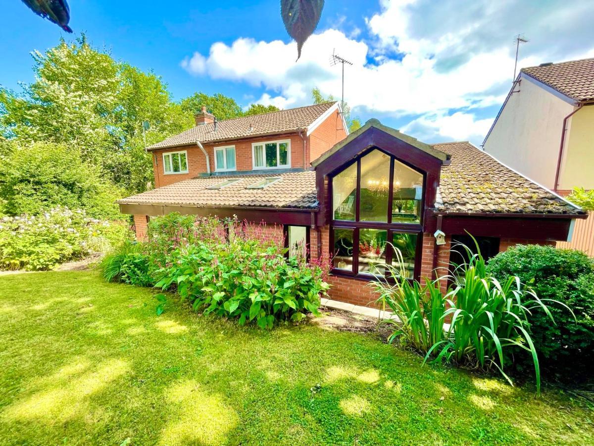 Penderi House Usk With Cymru Holidays Bagian luar foto