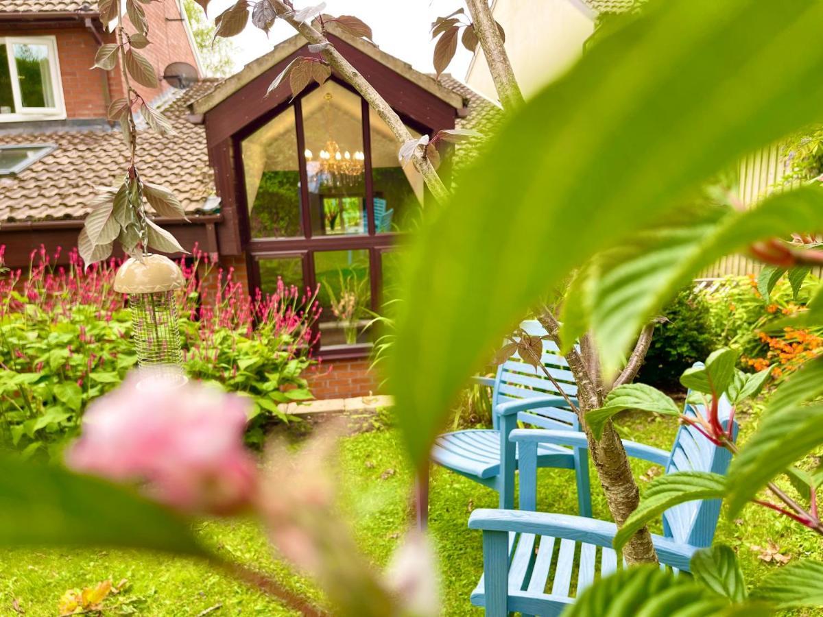Penderi House Usk With Cymru Holidays Bagian luar foto
