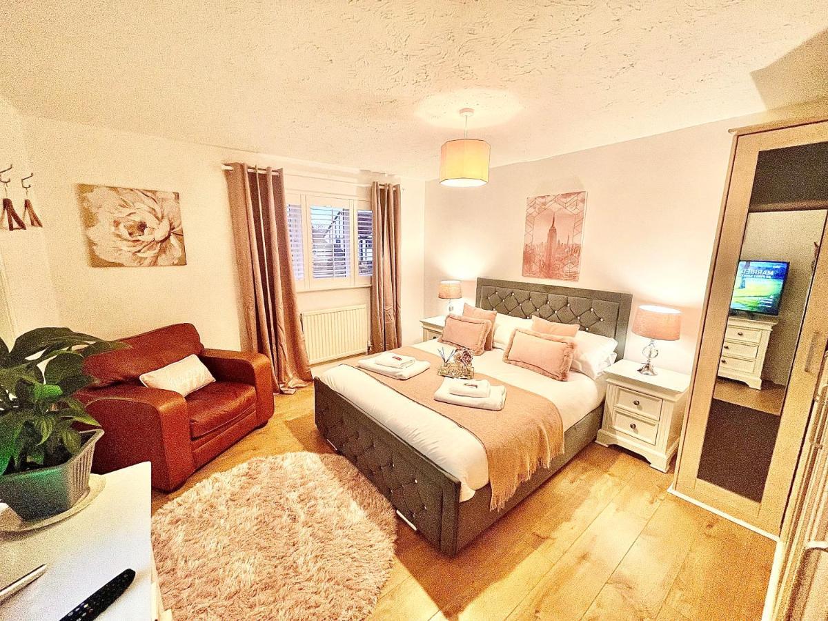 Penderi House Usk With Cymru Holidays Bagian luar foto