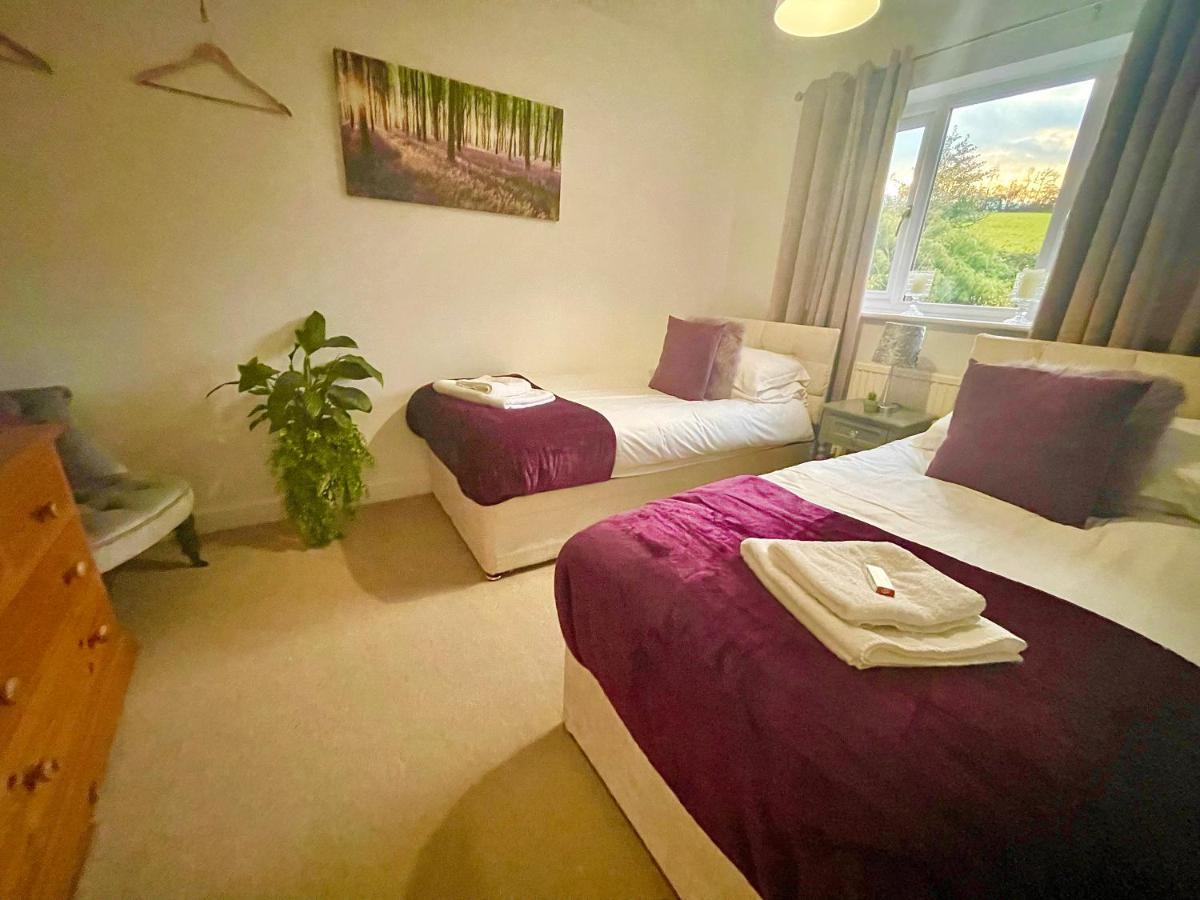 Penderi House Usk With Cymru Holidays Bagian luar foto