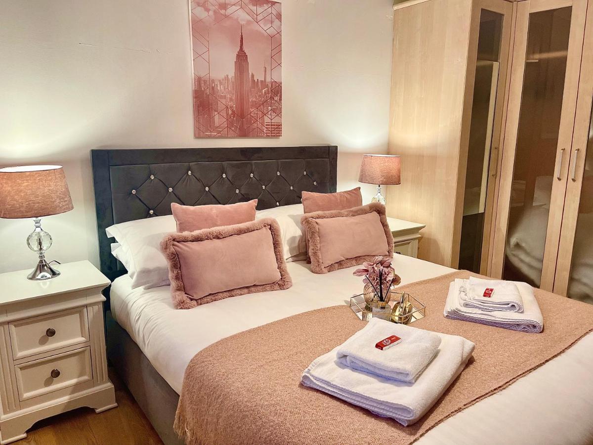 Penderi House Usk With Cymru Holidays Bagian luar foto